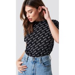 NA-KD T-shirt Branded - Black. Czarne t-shirty damskie marki NA-KD, z materiału, z okrągłym kołnierzem. Za 80,95 zł.