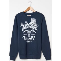 Bluza z nadrukiem -. Bluzy męskie House, s, z nadrukiem, bez kołnierzyka, bez rękawów, bez kaptura. Za 79,99 zł.