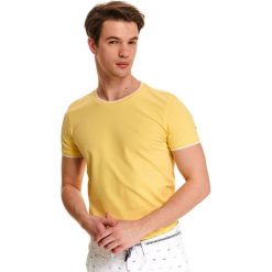 T-shirt z dzianiny strukturalnej. Żółte t-shirty męskie Top Secret, na lato, m, bez wzorów, z dzianiny, bez kołnierzyka. W wyprzedaży za 39,99 zł.