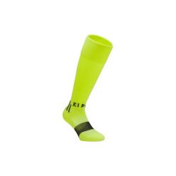 Getry piłkarskie F500. Żółte legginsy dziewczęce marki KIPSTA. Za 19,99 zł.