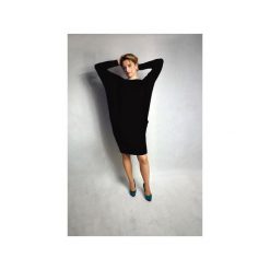 SUKIENKA NONE | LUŹNA KIMONO CZARNA. Czarne sukienki z falbanami marki Meleksima, l, z materiału, midi, oversize. Za 132,30 zł.