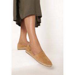 Camelowe Espadryle Qualifications. Brązowe espadryle damskie Born2be, bez wzorów, bez obcasa. W wyprzedaży za 84,99 zł.