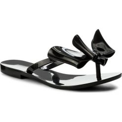 Japonki MELISSA - Harmonic Bow IV Ad 31986 Black 01003. Czarne klapki damskie Melissa, bez wzorów, z tworzywa sztucznego, bez obcasa, na obcasie. W wyprzedaży za 149,00 zł.