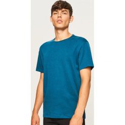 Gładki t-shirt regular fit - Niebieski. Niebieskie t-shirty męskie Reserved, l. Za 49,99 zł.