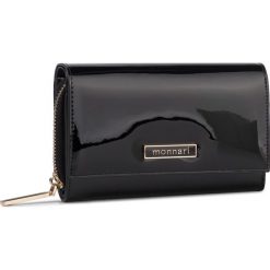 Duży Portfel Damski MONNARI - PUR0131-020 Black. Czarne portfele damskie Monnari, bez wzorów, ze skóry. W wyprzedaży za 159,00 zł.