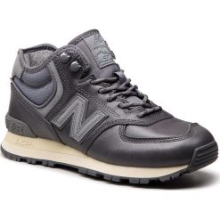 Sneakersy NEW BALANCE - MH574OAA Szary. Szare sneakersy męskie New Balance, na co dzień, bez wzorów, ze skóry, klasyczne, bez zapięcia. W wyprzedaży za 299,00 zł.