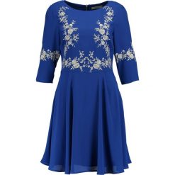 Sukienki hiszpanki: Oasis OSAKA EMBROIDERED SKATER Sukienka letnia cobalt