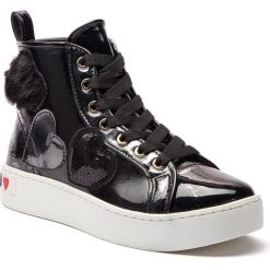 Sneakersy LOVE MOSCHINO - JA15323G06JE0000 Sint. Nero. Czarne półbuty damskie Love Moschino, bez wzorów, ze skóry ekologicznej, bez obcasa, na płaskiej podeszwie, bez zapięcia. W wyprzedaży za 479,00 zł.