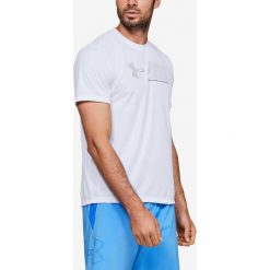 Under Armour Run Koszulka Biały. Białe podkoszulki męskie Under Armour, xl, z nadrukiem, z poliesteru, bez kołnierzyka, z krótkim rękawem, krótkie. Za 171,95 zł.
