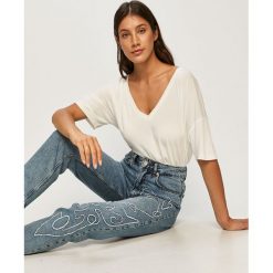 Answear Lab - T-shirt. Białe bluzki damskie Answear Lab, s, bez wzorów, z poliesteru, casualowe, bez kołnierzyka. Za 89,90 zł.