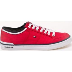 Tommy Hilfiger - Tenisówki. Czerwone trampki męskie TOMMY HILFIGER, bez wzorów, z materiału, na sznurówki. W wyprzedaży za 159,90 zł.