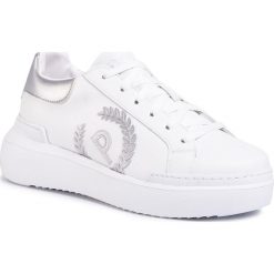 Sneakersy POLLINI - SA15084G0AT6110B Silv. Białe sneakersy damskie Pollini, ze skóry ekologicznej. W wyprzedaży za 619,00 zł.