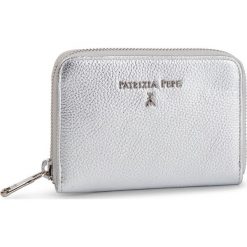 Duży Portfel Damski PATRIZIA PEPE - 2V8512/A4U8-S298 Silver. Szare portfele damskie marki Patrizia Pepe, bez wzorów, ze skóry. Za 489,00 zł.
