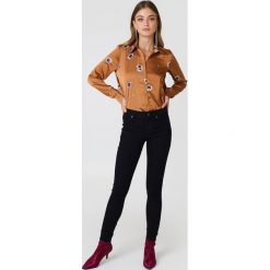 Boyfriendy damskie: Cheap Monday Jeansy ze średnim stanem Spray – Black