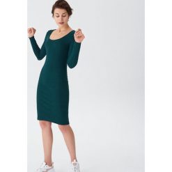 Sukienka basic - Zielony. Zielone sukienki damskie marki House, s, bez wzorów, bez kołnierzyka, bez rękawów. Za 59,99 zł.