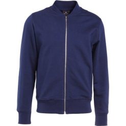 PS by Paul Smith JACKET Bluza rozpinana dark blue. Niebieskie kardigany męskie marki PS by Paul Smith, xxl, z bawełny. W wyprzedaży za 412,30 zł.