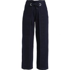 Jeansy damskie: Topshop Tall CLEAN EYELET Jeansy Dzwony mid denim