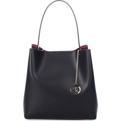 Skórzana torebka w kolorze czarnym - 28 x 28 x 14 cm. Czarne torebki klasyczne damskie marki Black Bags, w paski, ze skóry. W wyprzedaży za 324,95 zł.