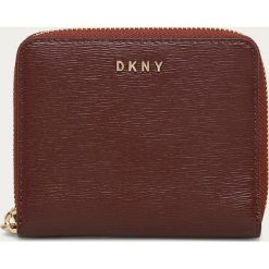 Dkny - Portfel skórzany. Pomarańczowe portfele damskie DKNY, bez wzorów, z poliesteru. W wyprzedaży za 299,90 zł.