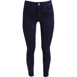 Jeansy damskie: Only Petite ONLROYAL Jeans Skinny Fit dark blue denim