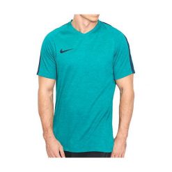 Nike M STRKE TOP SS, 10 | PIŁKA NOŻNA / PIŁKA NOŻNA | MĘŻCZYZNA | TOP Z KRÓTKIM RĘKAWEM | RIO TEAL / OBSIDIAN / OBSIDIAN | Z. Koszulki męskie Nike, m, bez wzorów, z syntetyku, bez kołnierzyka, z krótkim rękawem, krótkie. W wyprzedaży za 213,31 zł.