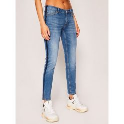 Jeansy Slim Fit Silvian Heach Diedda (Britney) PGP20322JE. Niebieskie jeansy damskie Silvian Heach. W wyprzedaży za 399,00 zł.
