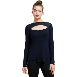 Koszulka "Serena" w kolorze czarnym. Czarne t-shirty damskie BALANCE COLLECTION, xs. W wyprzedaży za 65,95 zł.