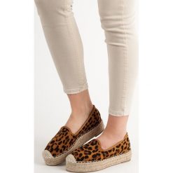 LORDSY NA PLATFORMIE Z PANTERKĄ. Szare półbuty damskie BEST SHOES, bez obcasa, na platformie. Za 89,90 zł.