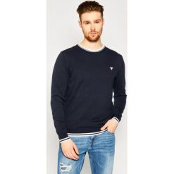 Sweter Guess Aaron M0GR07 Z2NO0. Niebieskie swetry męskie Guess, xl, z aplikacjami, klasyczne, z klasycznym kołnierzykiem, bez kaptura. W wyprzedaży za 189,00 zł.
