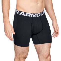Under Armour Charged Cotton 6'' Boxerjock 3-Pack 1327426-001. Czarne bokserki męskie Under Armour, bez wzorów, z bawełny. W wyprzedaży za 149,99 zł.