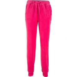Spodnie dresowe z dzianiny welurowej nicki bonprix różowy hibiskus. Różowe spodnie dresowe damskie marki bonprix, z dzianiny. Za 44,99 zł.