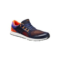 Buty do chodu sportowego RW 500 niebiesko-pomarańczowe. Niebieskie buty sportowe męskie NEWFEEL, z poliesteru, bez zapięcia, trekkingowe. Za 149,99 zł.