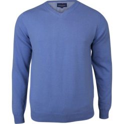 Błękitny Męski Sweter w Serek (V-neck) -Adriano Guinari- Klasyczny, Niebieski SWADGinneULTRAMARINA. Niebieskie swetry męskie Adriano Guinari, m, bez wzorów, z bawełny, eleganckie, z dekoltem w serek, bez kaptura. Za 99,00 zł.