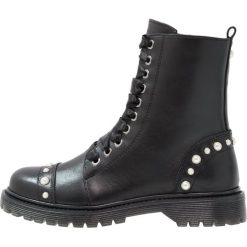 Bronx Botki sznurowane black. Czarne botki damskie skórzane marki Bronx. Za 609,00 zł.