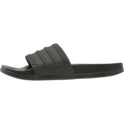 Adidas Performance ADILETTE MONO Sandały kąpielowe core black. Czarne sandały męskie adidas Performance, z tworzywa sztucznego. Za 129,00 zł.
