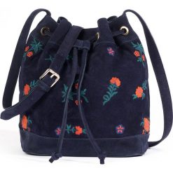Shopper bag damskie: Skórzana torba shopper z haftem