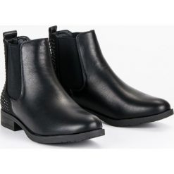 ELEGANCKIE BOTKI SZTYBLETY. Brązowe sztyblety damskie marki SMALL SWAN. Za 90,00 zł.