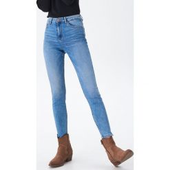 Jeansy high waist skinny - Niebieski. Niebieskie jeansy damskie House, bez wzorów, z jeansu, z podwyższonym stanem. Za 99,99 zł.