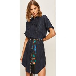 Desigual - Sukienka. Niebieskie sukienki damskie Desigual, s, w paski, z wiskozy, bez kołnierzyka, z krótkim rękawem, krótkie, mini, rozkloszowane. Za 499,90 zł.