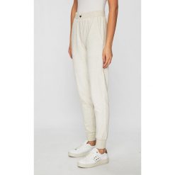 Emporio Armani - Spodnie. Brązowe spodnie damskie Emporio Armani, s, z elastanu. W wyprzedaży za 179,90 zł.