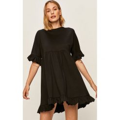 Answear - Sukienka. Czarne sukienki damskie ANSWEAR, na co dzień, s, bez wzorów, z bawełny, casualowe, z okrągłym kołnierzem, z krótkim rękawem, krótkie, mini, rozkloszowane. Za 119,90 zł.