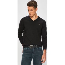 Guess Jeans - Sweter. Czarne swetry męskie Guess Jeans, m, z aplikacjami, z bawełny, bez kołnierzyka, bez kaptura. W wyprzedaży za 219,90 zł.
