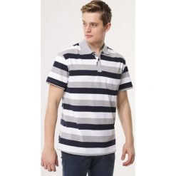 Jasnoszara Koszulka Division Of Labor. Szare koszulki męskie Born2be, xl, w paski, z dzianiny, bez rękawów. Za 34,99 zł.