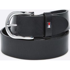Tommy Hilfiger - Pasek New Danny. Czerwone paski damskie TOMMY HILFIGER, w paski, ze skóry. W wyprzedaży za 139,90 zł.