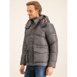 Kurtka puchowa TOMMY HILFIGER Hooded MW0MW11482. Czerwone kurtki męskie TOMMY HILFIGER, m, bez wzorów, z poliesteru, bez kaptura. W wyprzedaży za 649,00 zł.