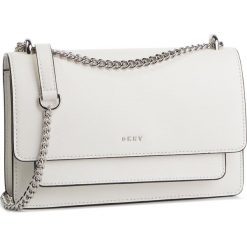 Torebka DKNY - R91E3A90 White WHT. Białe torebki klasyczne damskie marki DKNY, bez wzorów, ze skóry, wizytowe, bez dodatków. Za 849,00 zł.