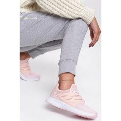 Różowe Buty Sportowe Have A Secret. Różowe buty sportowe damskie Renee, bez wzorów, sportowe. Za 79,99 zł.