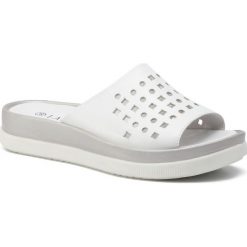 Klapki LASOCKI - WI16-4808-01 White. Białe klapki damskie Lasocki, bez wzorów, ze skóry, bez obcasa. Za 119,99 zł.