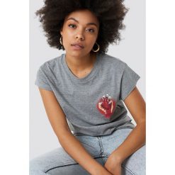 Cheap Monday Screen Top Eyeball Tee - Grey. Szare topy damskie marki Cheap Monday, bez wzorów, z materiału, z okrągłym kołnierzem. Za 100,95 zł.