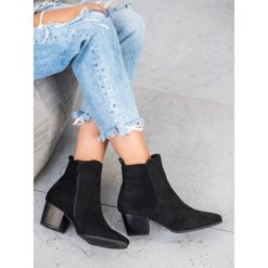 Stylowe botki w szpic. Botki damskie FILIPPO, z zamszu, eleganckie. Za 145,90 zł.